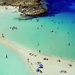 Palm Villa 3 Bedrooms - Sleeps 6