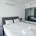 Xo Courtyard Long Beach