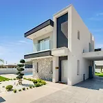 Villa Eleni By Ezoria Villas