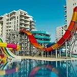 Вилла В Жилом Комплексе. 80 М До Моря. Аквапарк