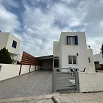 Alex Holiday Home By The Sea