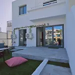 Stay Aphrodite Apartment