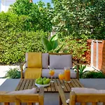 Ivy Blue Villa By Nomads - Short Walk To Coral Bay
