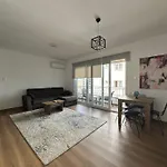 Luxury 2 Bedroom Apartment Gold 35 By Myguest