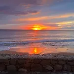 Sunset Deluxe Villa And Studios