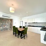 Deja Blue Bungalow 2 With Private Pool