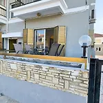 La Magenta Apartments