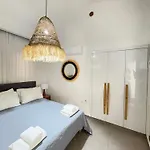 Nicholas Seaview Apartments
