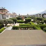 Mountain View Roof Terrace Apartment