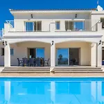 Villa Chrystalla By Villa Plus