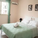Noyas Place- Amazing 2Bdrm Apartment With Swimming Pool Complex