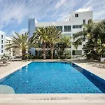 Sunnyvillas 1 Bedroom Swimming Pool Cor