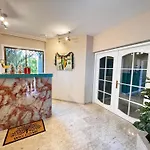 Modern Studio 2 Private Kitchenette And Bathroom