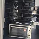 Deluxe Yiota'S Studio !