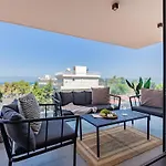 Sanders Gaia - Bright Two-Bedroom Apartment With Sea View