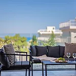 Sanders Gaia - Bright Two-Bedroom Apartment With Sea View