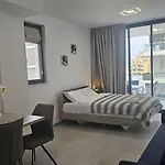 Stay Mackenzie Beach Luxurious Studio