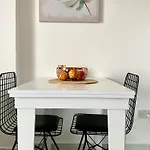 Long Beach Studio With Sea View