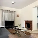 Midea'S Holiday Villa