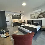 Courtyard Holiday Resort Studio