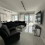 Destalo Lake Villa