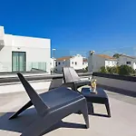 Villa Flora - 3Bed All En-Suite With Private Pool