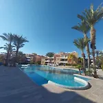Sunny 2 Bed Holiday Home, In Universal