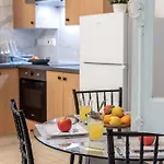 Queen Regina Suites