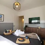 Stylish Newly Renovated Flat, 250 Meters From The Beach, Central Location With Free Parking