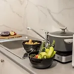 Queen Regina Suites