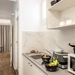 Queen Regina Suites