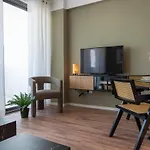 Luna - Homely Studio W Balcony In Larnaca