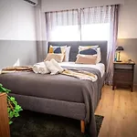 Stylish Newly Renovated Flat, 250 Meters From The Beach, Central Location With Free Parking