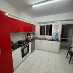 Kuecuek Kaymaklida Guenluek Daire