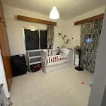 Kuecuek Kaymaklida Guenluek Daire