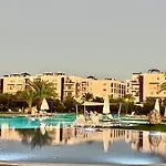 Blue Retreat Suites By The Sea