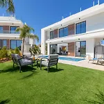 By The Beach - Royal Sapphire Villa