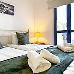 Cozy Beachside Apartment With Pool Access - Ideal For Relaxation