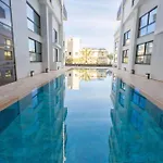 Luxury 2-Bed Apt In Central Kyrenia With Shared Pool