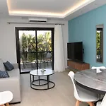Alexis Apartments - Newly Renovated 2-Bedroom With Swimming Pool