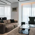 360 Luxury One Bedroom Suite