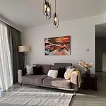 City Centre Luxury Residence With Pool Near Dunya Ivf