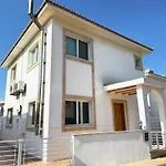 Wealthystays Hephaestus Villa, Walk To Beach