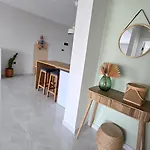 Bohemian Style 1 Bed Apartment 1 Km To Sandy Beach