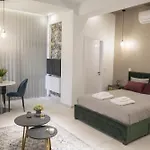 Stay Glam Skin Studio