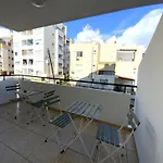 2 Cozy Apts, Fast Internet, 5 Min Walk To Beach!