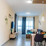 Sunday'S Apartment