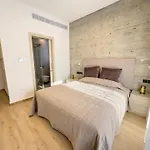 Malberry Park 103 - Modern 2 Bedroom Apartment With Pool, Gym, Jaccuzi