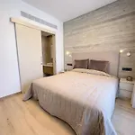 Malberry Park 204 - Modern 2 Bedroom Apartment With Pool, Gym, Jaccuzi