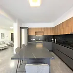 City Rendezvous 3 Bedroom Flat